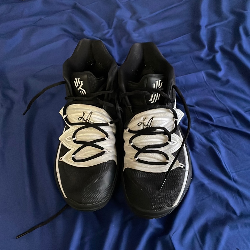 Kyrie 5 black and white